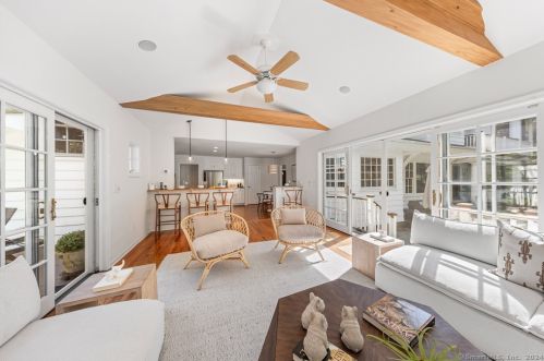 38 Pequot Trl, Westport CT 06880-2930 exterior