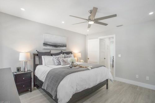 525 102 Ave, Naples FL 34108-3213 exterior