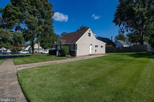 29 Soloff Dr, Trenton NJ 08610-4225 exterior