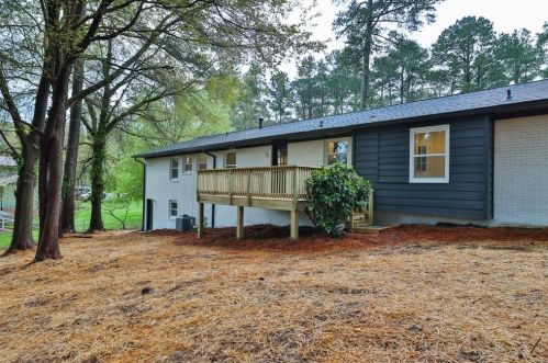 2898 Crk Dr, Duluth GA 30096-3848 exterior