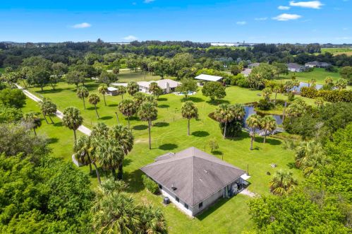 6300 Floyd Johnson Rd, Fort Pierce FL 34947-1563 exterior