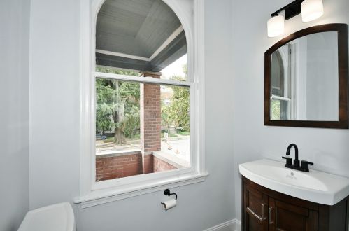 6029 Stanton Ave, Pittsburgh PA 15206-2200 exterior