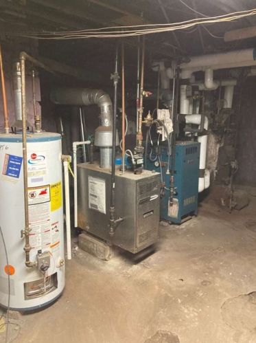 26 Catharine St, Worcester MA 01605-2741 exterior