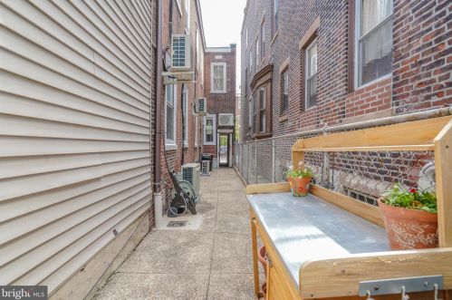 1128 Marlborough St, Philadelphia PA 19125-4113 exterior