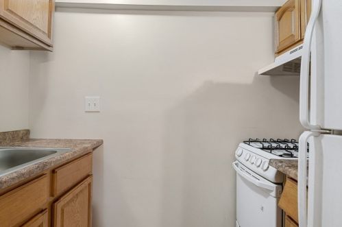 73 Merrifield St, Worcester MA 01605-3018 exterior