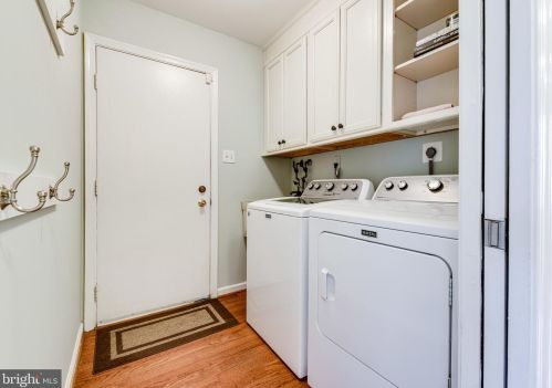 2122 Rampart Dr, Alexandria VA exterior