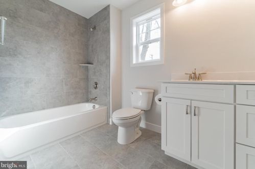 1716 Millstone Dr, Edgewater MD 21037-1945 exterior