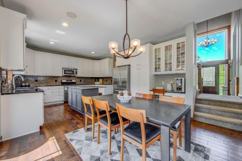 1445 Wildflower Ln, Chaska, MN 55318-9738