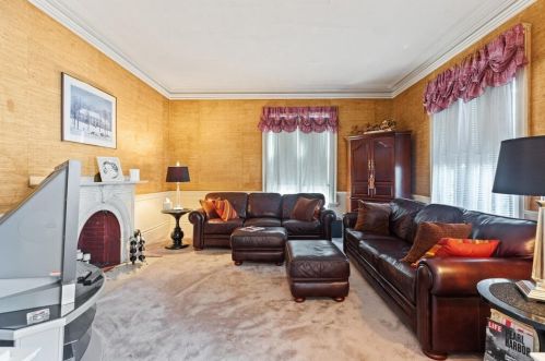 2 Frst St, Peabody MA 01960-4111 exterior