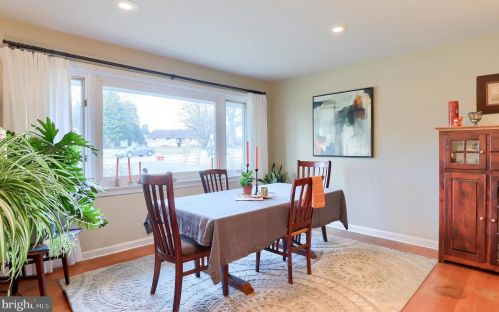 306 Blf Vw Dr, Lancaster PA 17601-4136 exterior