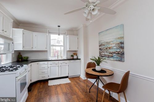 249 New Holland Ave, Lancaster PA 17602-2301 exterior