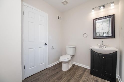 415 Hammond Dr, Atlanta GA 30328-5232 exterior