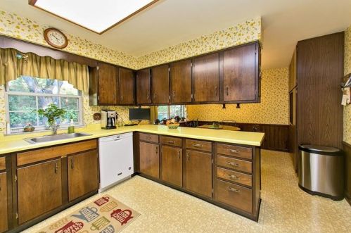 244 Penhurst Dr, Pittsburgh PA 15235-5321 exterior