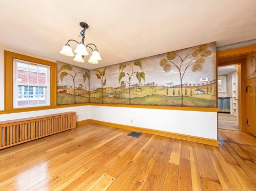 108 Harding St, New Britain CT 06052-1607 exterior