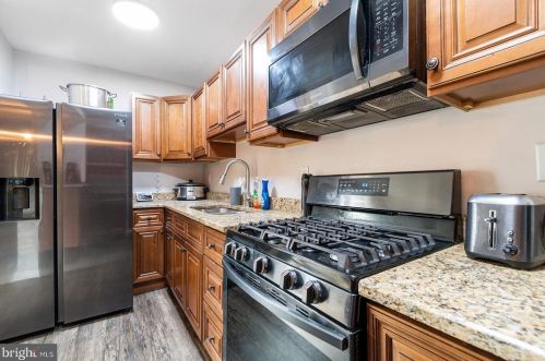 5411 Erdrick St, Philadelphia PA 19135-1013 exterior