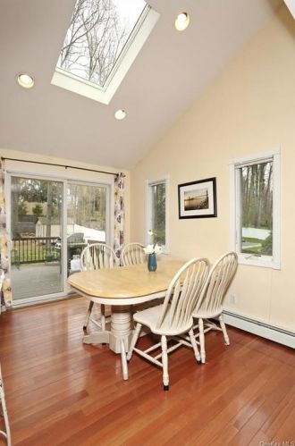 574 Millburn Ct, Valley Cottage NY 10989-1420 exterior