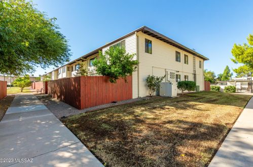 1348 Avenida Polar, Tucson AZ  85710-5258 exterior