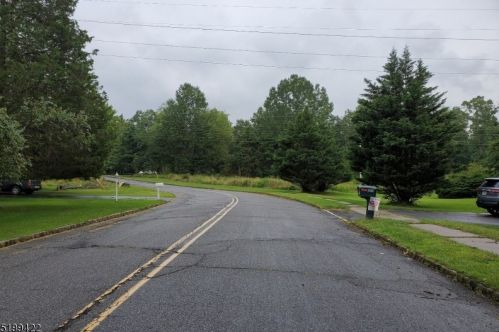 1133 Papen Rd, Bridgewater NJ 08807-1358 exterior