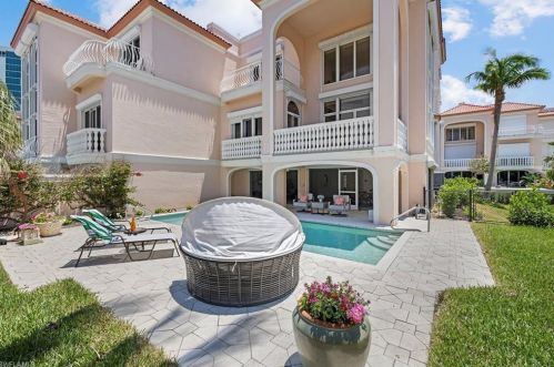 24 Casa Mar Ln, Naples FL 34103-3685 exterior