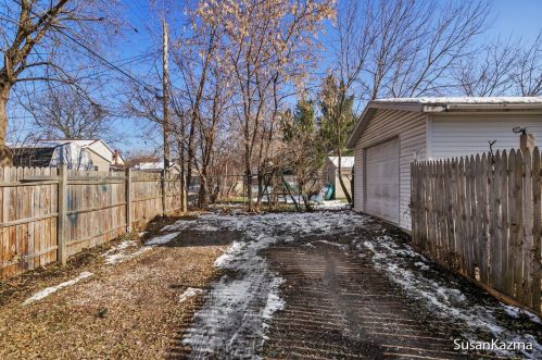 1131 Seneca St, Wyoming MI exterior