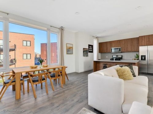 6544 Shakespeare Ave, Chicago, IL 60707-3322