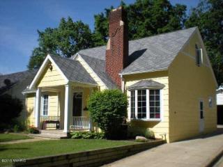 1928 Brentwood Ave, Kalamazoo, MI 49008-1865