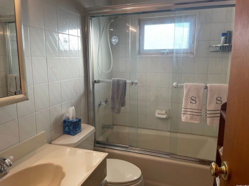 33 Laurinda Dr, Commack NY 11725-4503 exterior