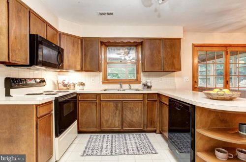 3102 Winchester Way, Fallston MD 21047-2407 exterior