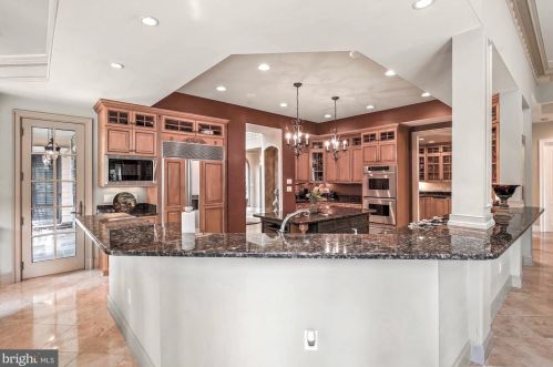 11300 Glen Rd, Rockville MD 20854-1849 exterior