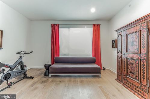 241 Krams Ave, Philadelphia PA  19128-4729 exterior