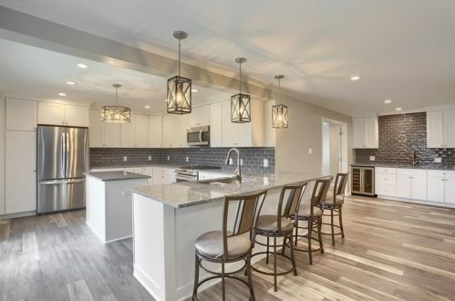 1093 Lakemont Dr, Pittsburgh PA  15243-1817 exterior