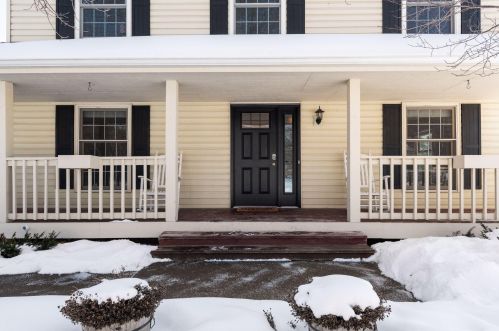 799 Ashley Dr, Chaska MN 55318-1540 exterior