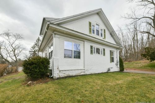 1490 Hartford Tpke, North Haven CT 06473-1245 exterior