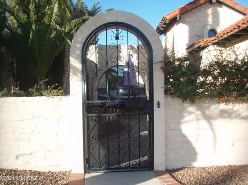 1166 Calle Excelso, Green Valley, AZ 85614-2847