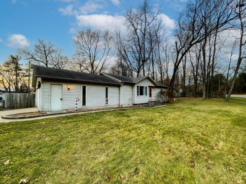 11384 Hydeaway Ct, Middlevle, MI 49333-8253