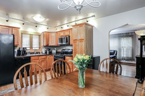 6144 Nagle Ave, Chicago IL 60634-3877 exterior