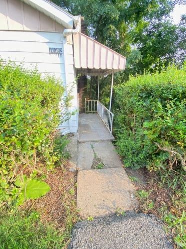 10052 Calvin St, Pittsburgh PA 15201-1144 exterior