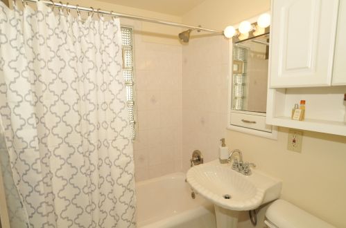 407 61, Milwaukee WI 53213-4124 exterior