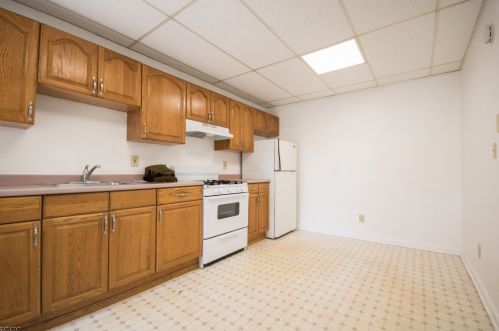 305 Totowa Rd, Paterson NJ 07512-2071 exterior