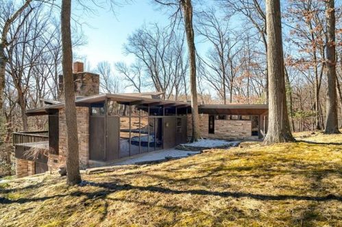 4865 Montour Rd, Gibsonia PA 15044-9162 exterior