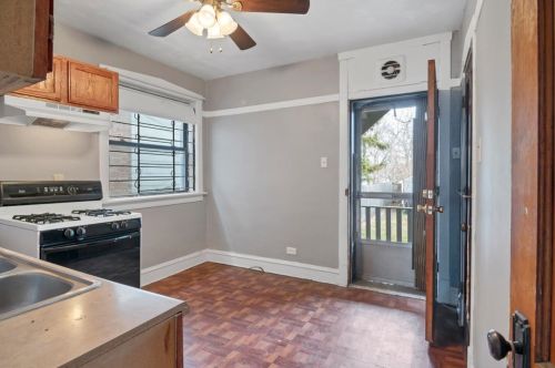 7609 Perry Ave, Chicago IL 60628-6827 exterior