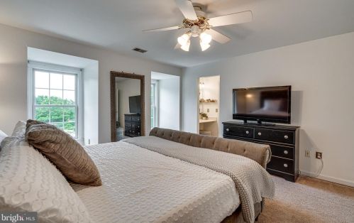 6263 Gentle Ln, Alexandria VA 22310-2260 exterior