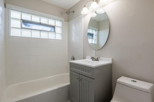 139 Berkshire Ave, Springfield MA  01109-1749 exterior