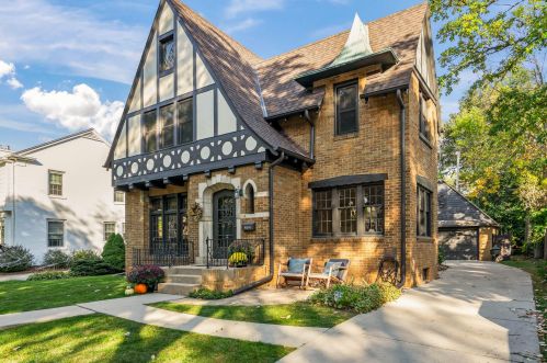 4614 Murray Ave, Milwaukee, WI 53211-1258