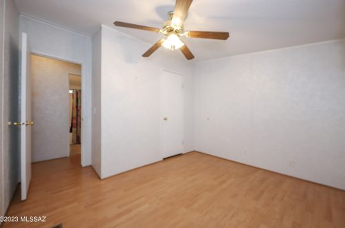 5802 Rocking Cir St, Tucson AZ 85713-6323 exterior