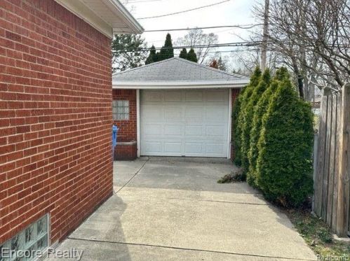 6831 Amboy St, Dearborn Heights MI  48127-1903 exterior