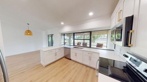 384 Kestor Dr, Fort Pierce FL  34953-5515 exterior