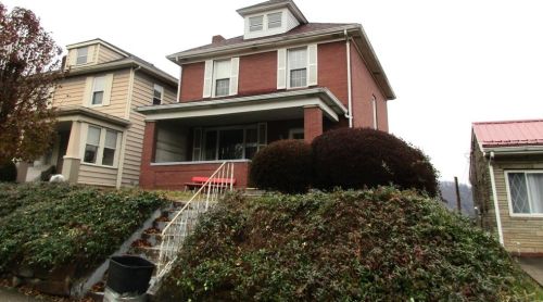 1819 Rdg Ave, Moon Twp PA 15108-2046 exterior