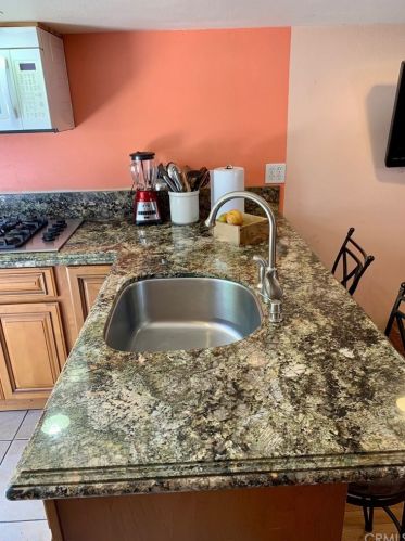 9611 Laurel St, Bellflower CA 90706-5614 exterior