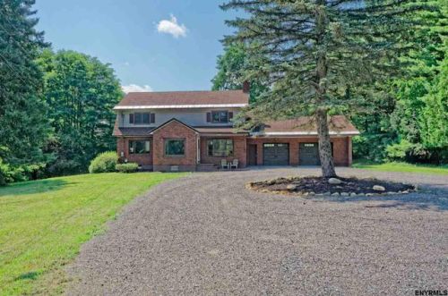 1127 Washout Rd, Schenectady, NY 12302-6829